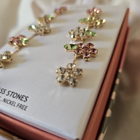 Piper K Floral Earrings - Picture 4 of 6